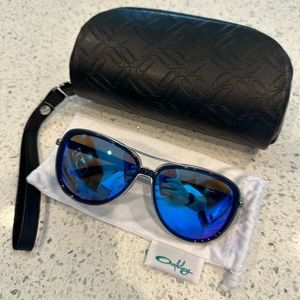 Oakley Split Time Navy frame, Prism Sapphire Polarized lenses